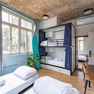 Bed 6-Bed Dormitory Room